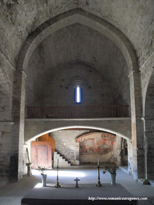 INTERIOR DE LA NAVE DESDE LA CABECERA